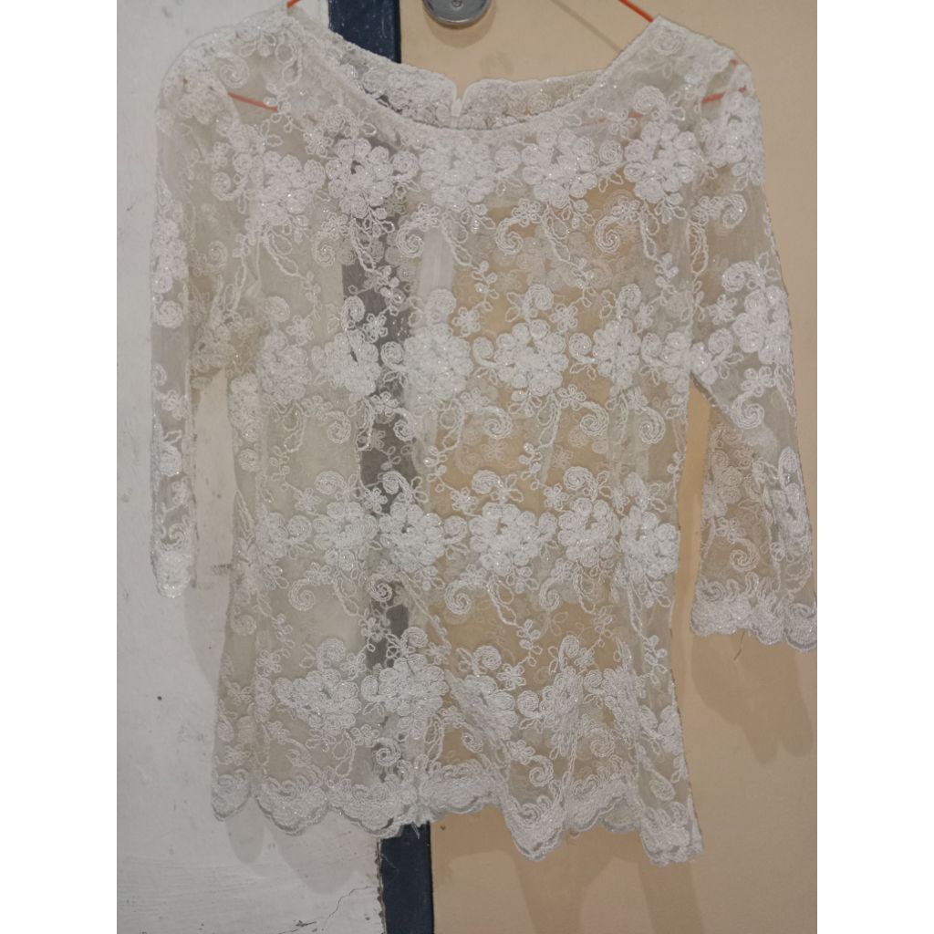 Preloved Kebaya Brokat+Bustier