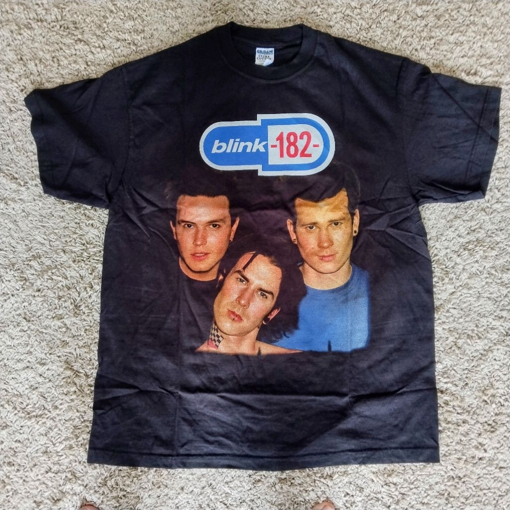 Kaos band bootleg thailand original pop punk " blink 182 ". tour