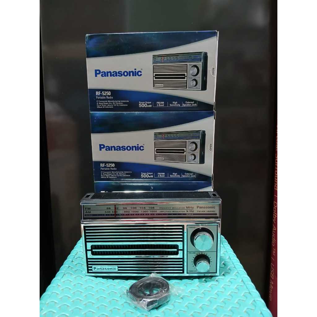 - Panasonic RF 5250 / RF 5270 – Radio FM/AM Klasik dengan Kualitas Suara Jernih