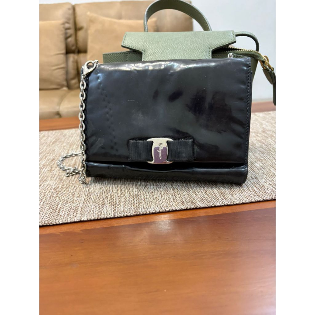 salvatore Ferragamo vara bag