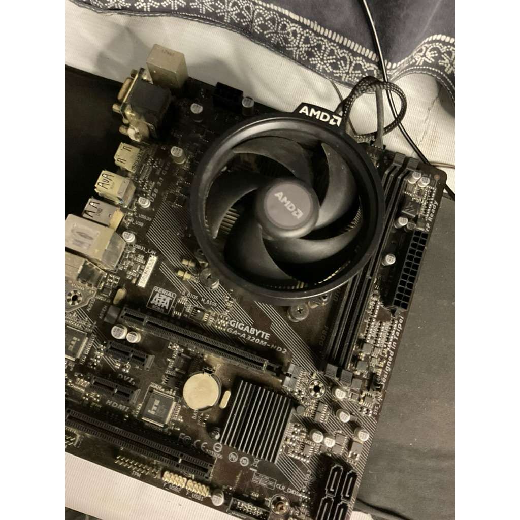 Motherboard Gigabyte Am4 amd ryzen 5 1600