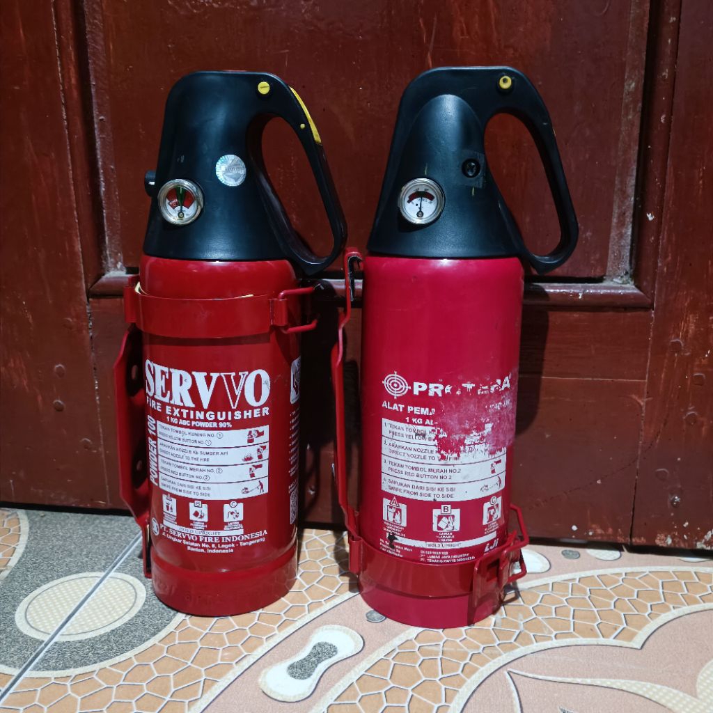 apar servvo/protera 1kg sama breket copotan mobil barang sesuai iklan