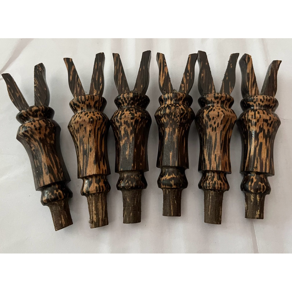 Pion kayu ruyung/ kelapa