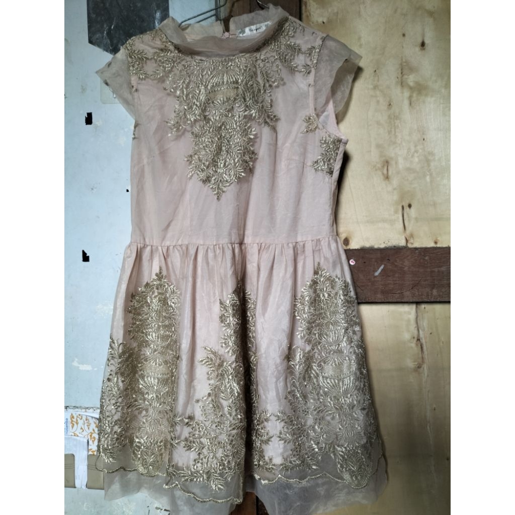 dress brokat brukat Lace renda bunga flower floral vintage mewah premium elegant korea BKK Bangkok t