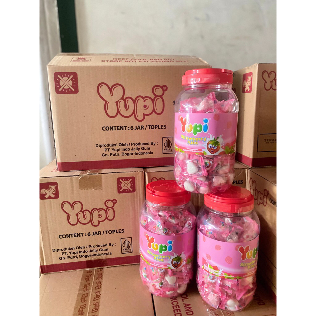 YUPI TOPLES 1 DUS // KUE LEBARAN HARI RAYA