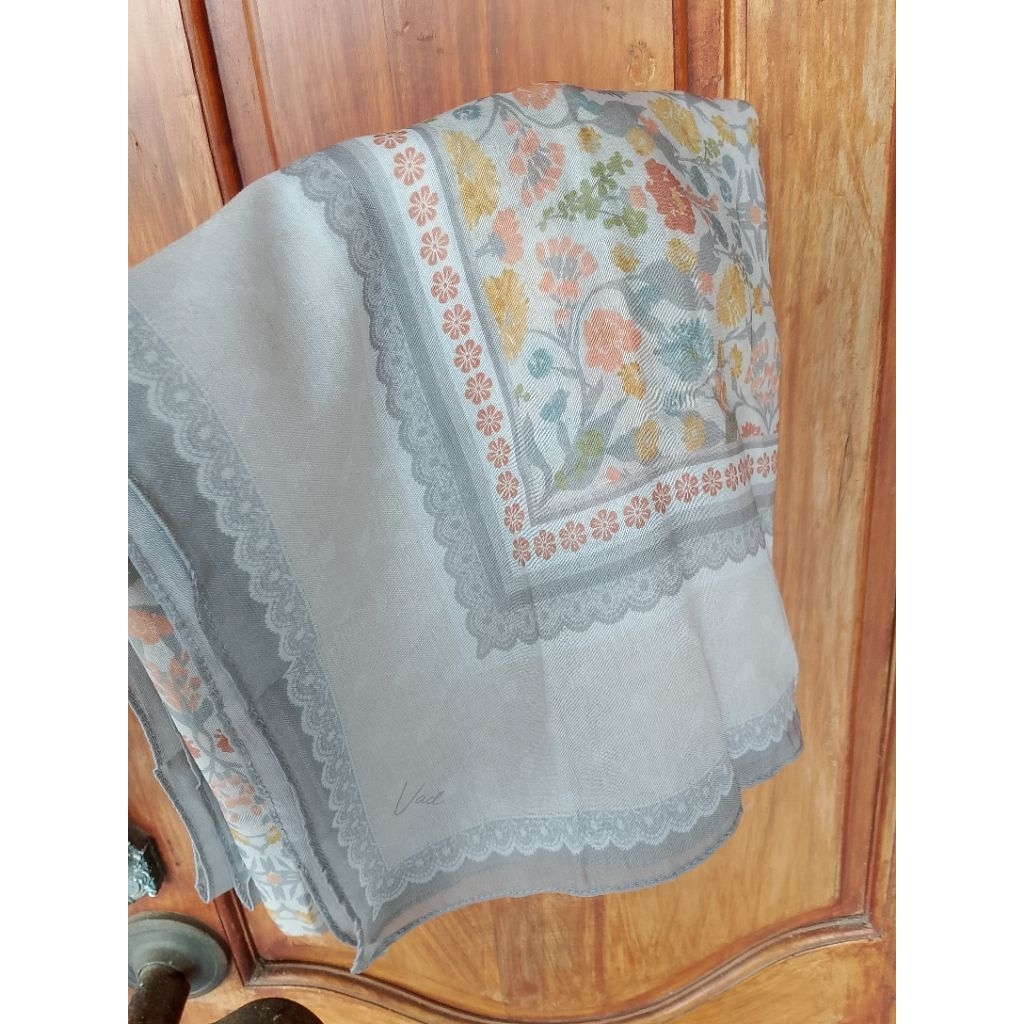 Hijab Segi Empat Motif by Kerudung VAD