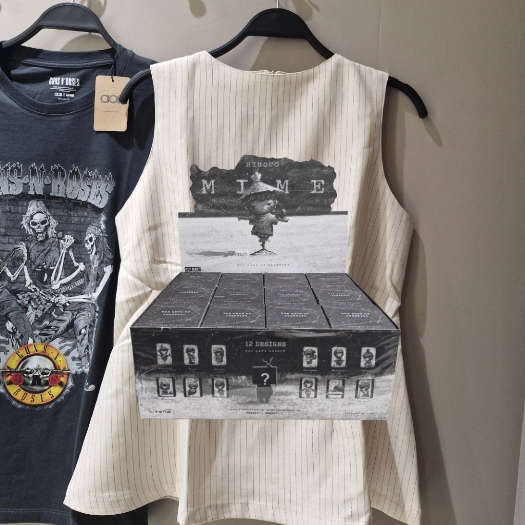 [READY] pop mart popmart hirono mime selected patience atasan kaos
