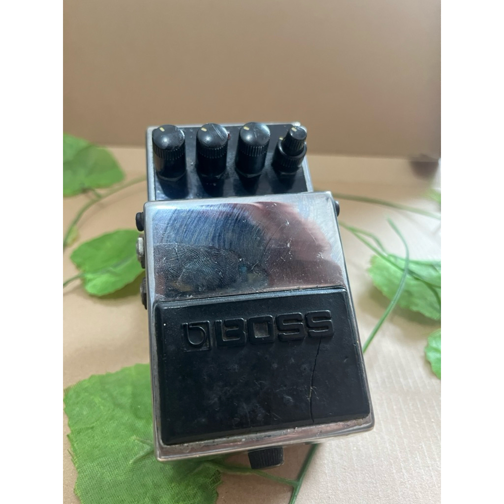 Efek gitar Boss chorus Ce-5 second not mxr