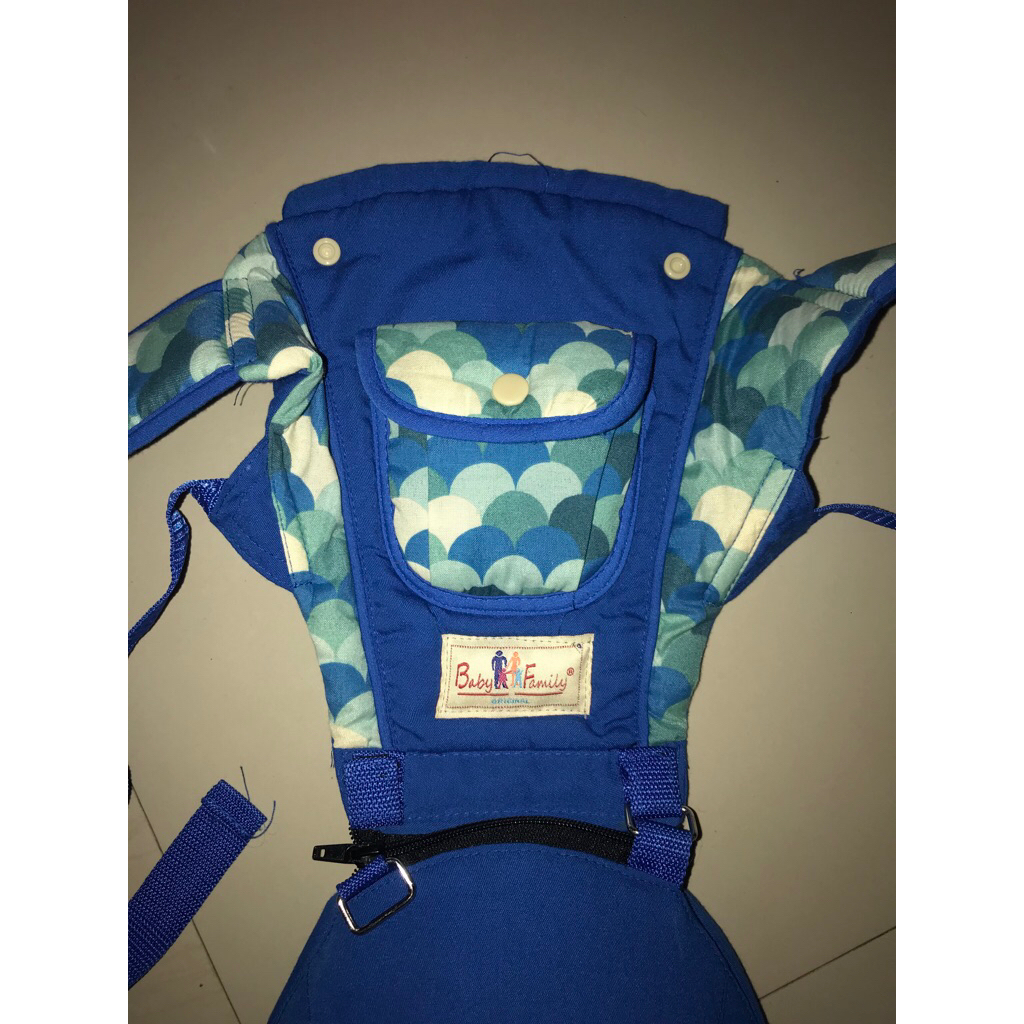 Gendongan hipseat baby family