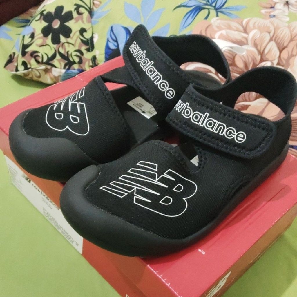 Sepatu Sandal Anak New Balance