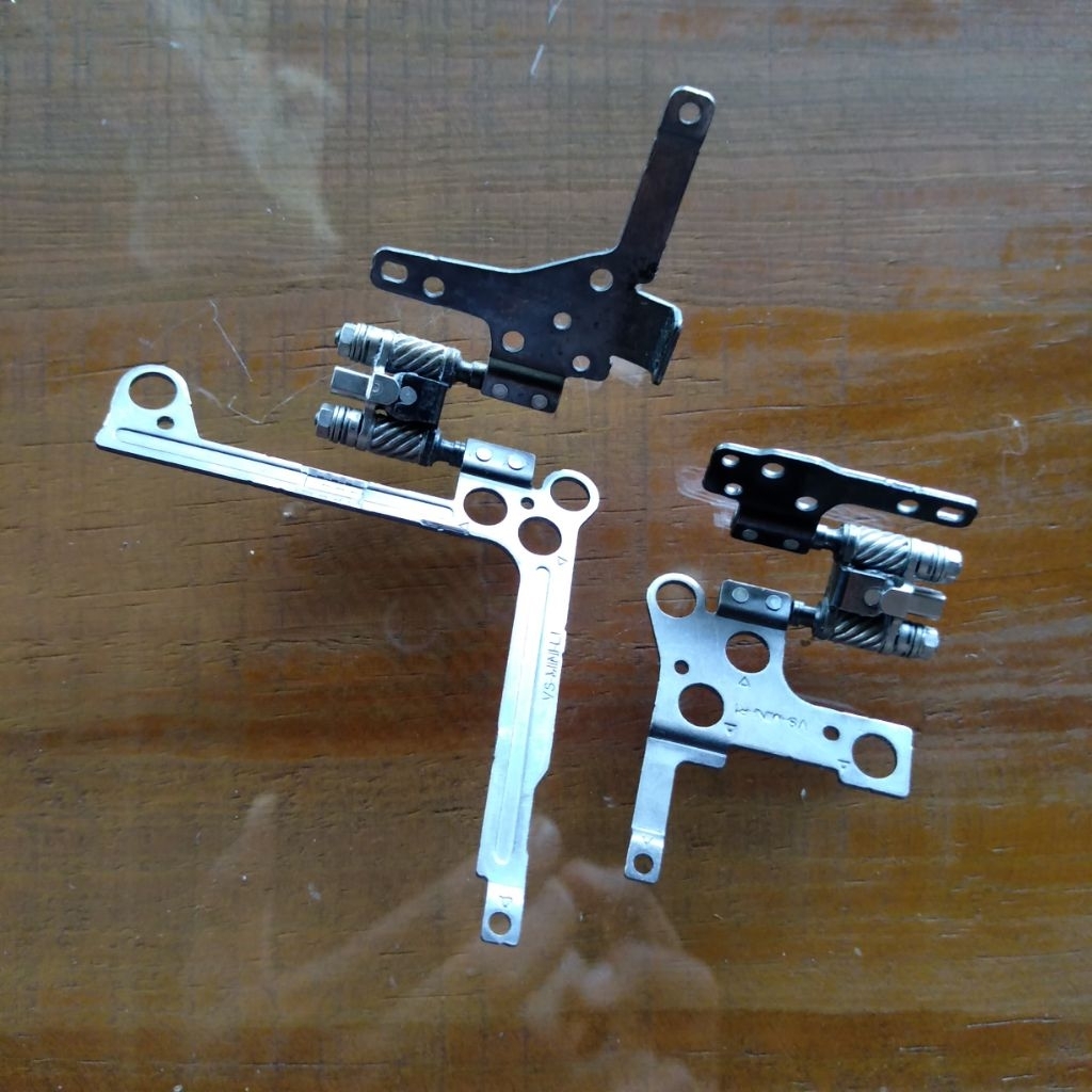 engsel laptop lenovo yoga 300-11IBR