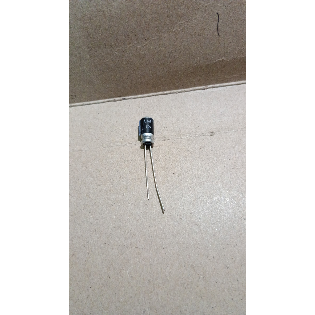 5704 kapasitor elco 4.7uf 4,7uf 4.7 4,7 uf 4u7 10v 10volt 10 volt 10vdc dc