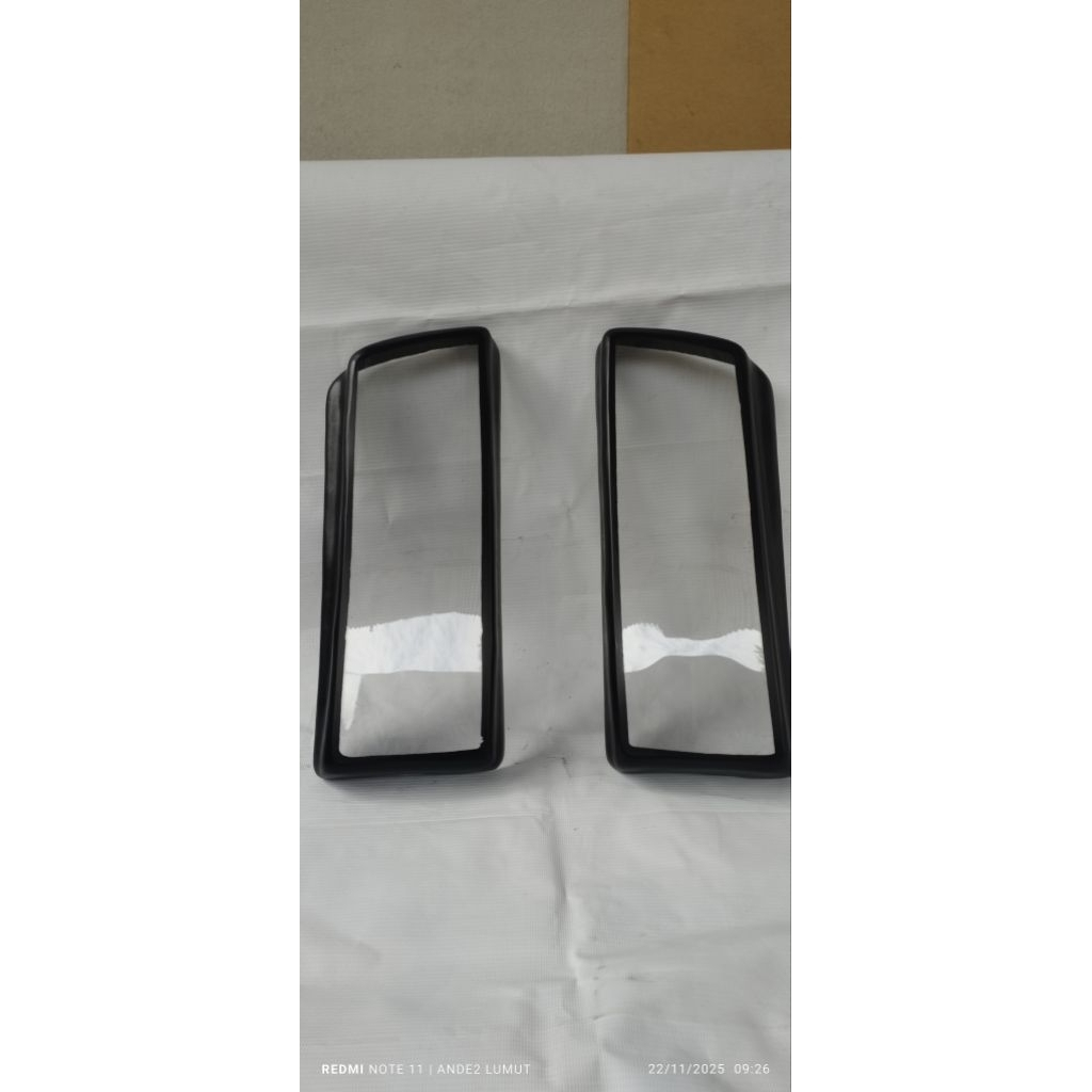 mika headlamp depan mobil twincam.