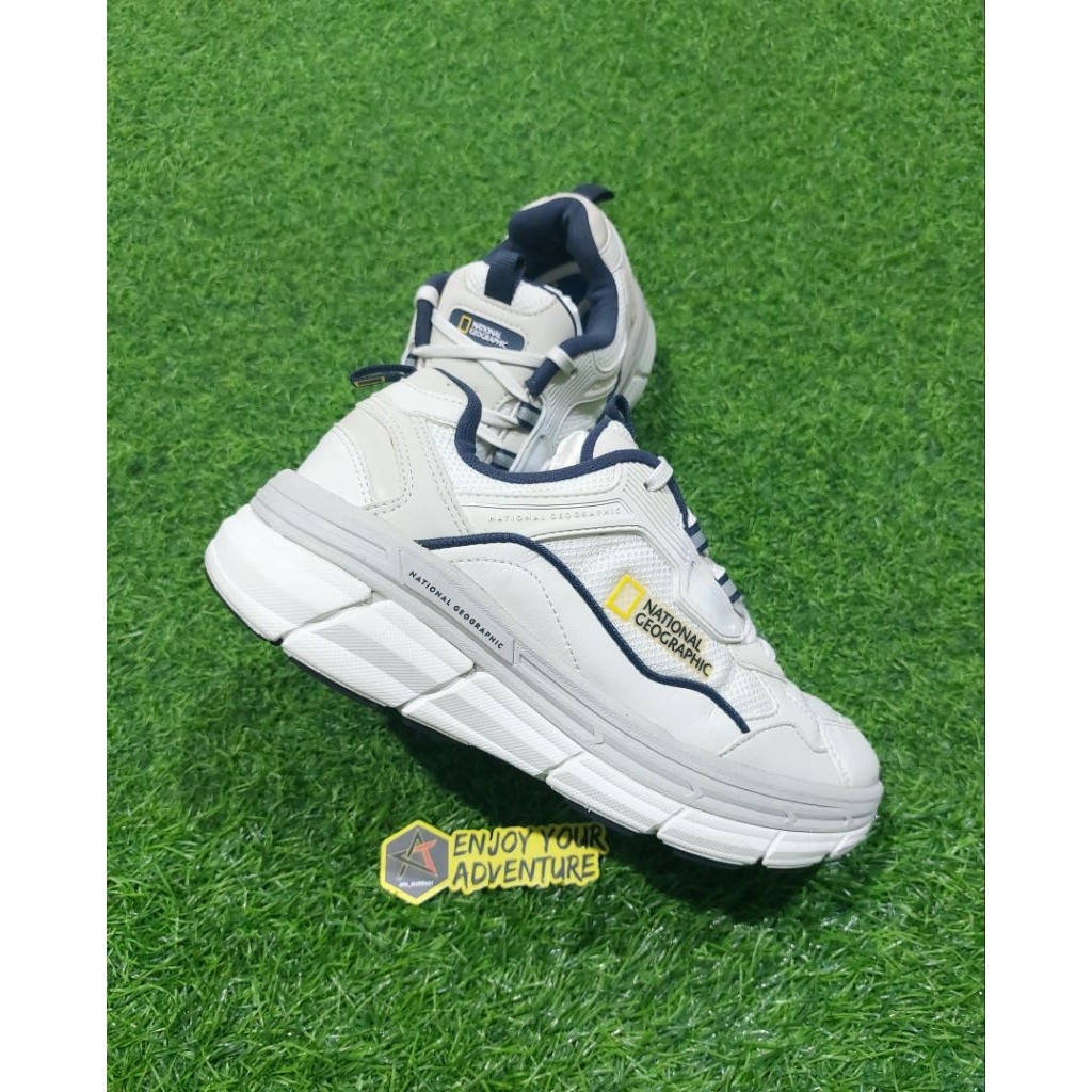 sepatu sport sneaker national geographic size 40