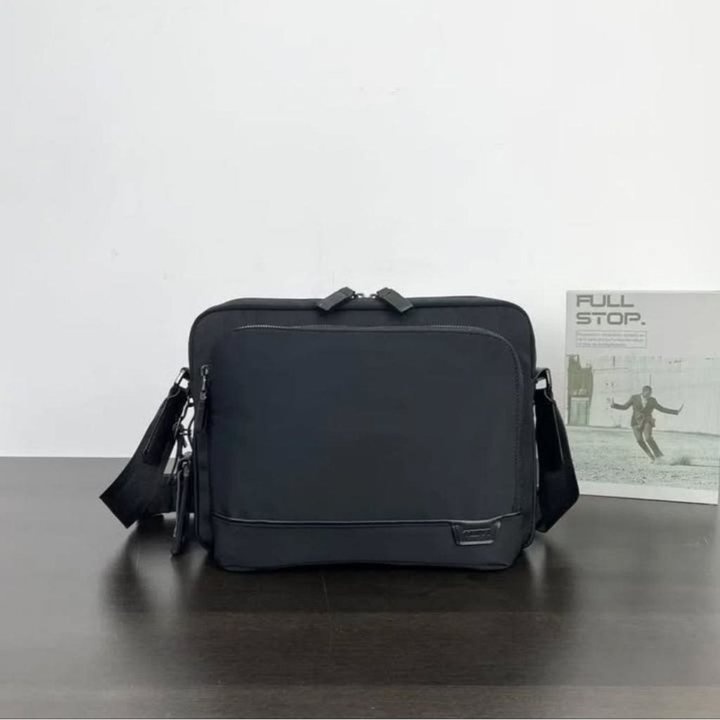 tas selempang nylon black messenger bag Nylon pria
