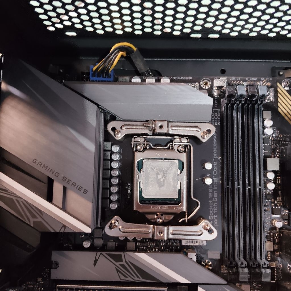 Paket Processor Core i5 10600K Motherboard Gigabyte Z590