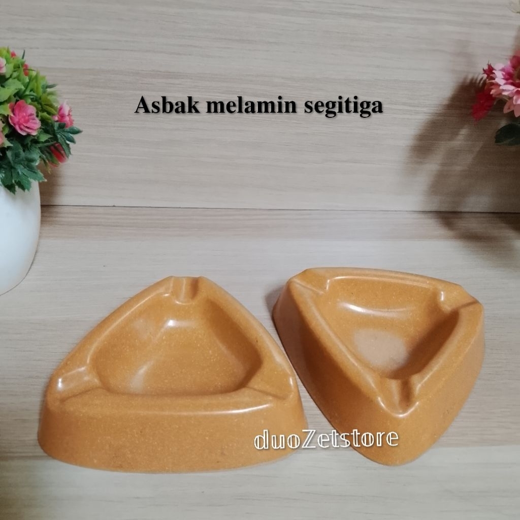 Asbak segitiga/asbak melamin/asbak abu rokok