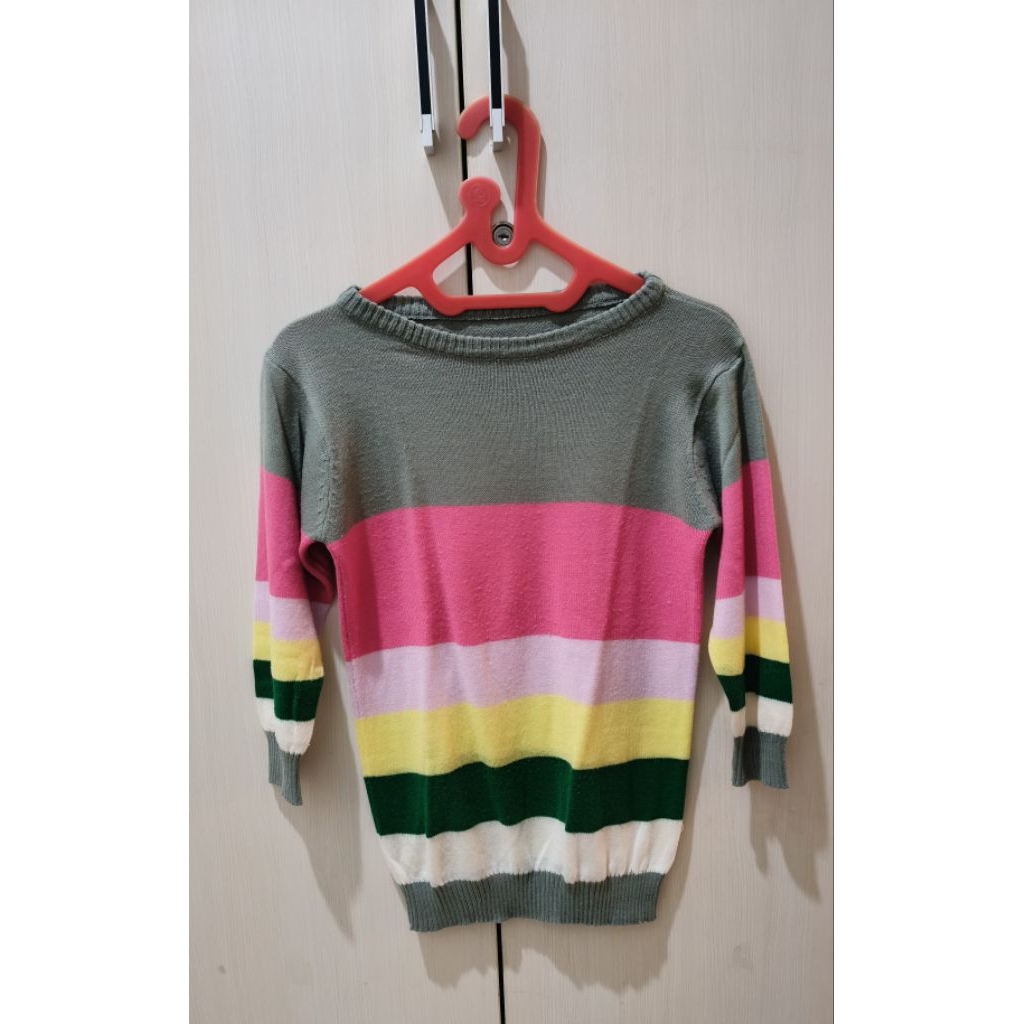 Preloved Sweater rajut wanita