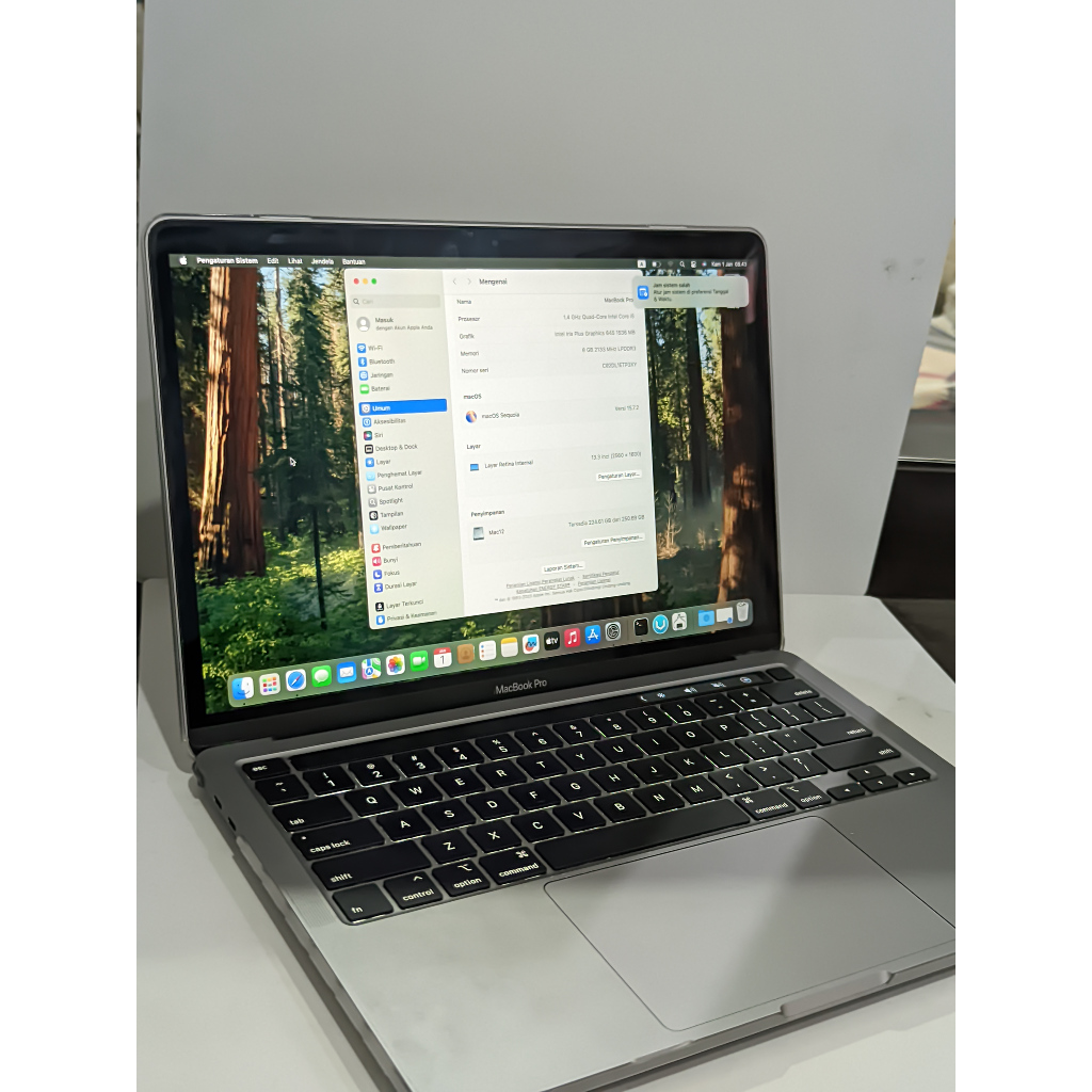 MacBook Pro M1 8GB RAM 16GB SSD (Versi Intel) Second Bekas Like New