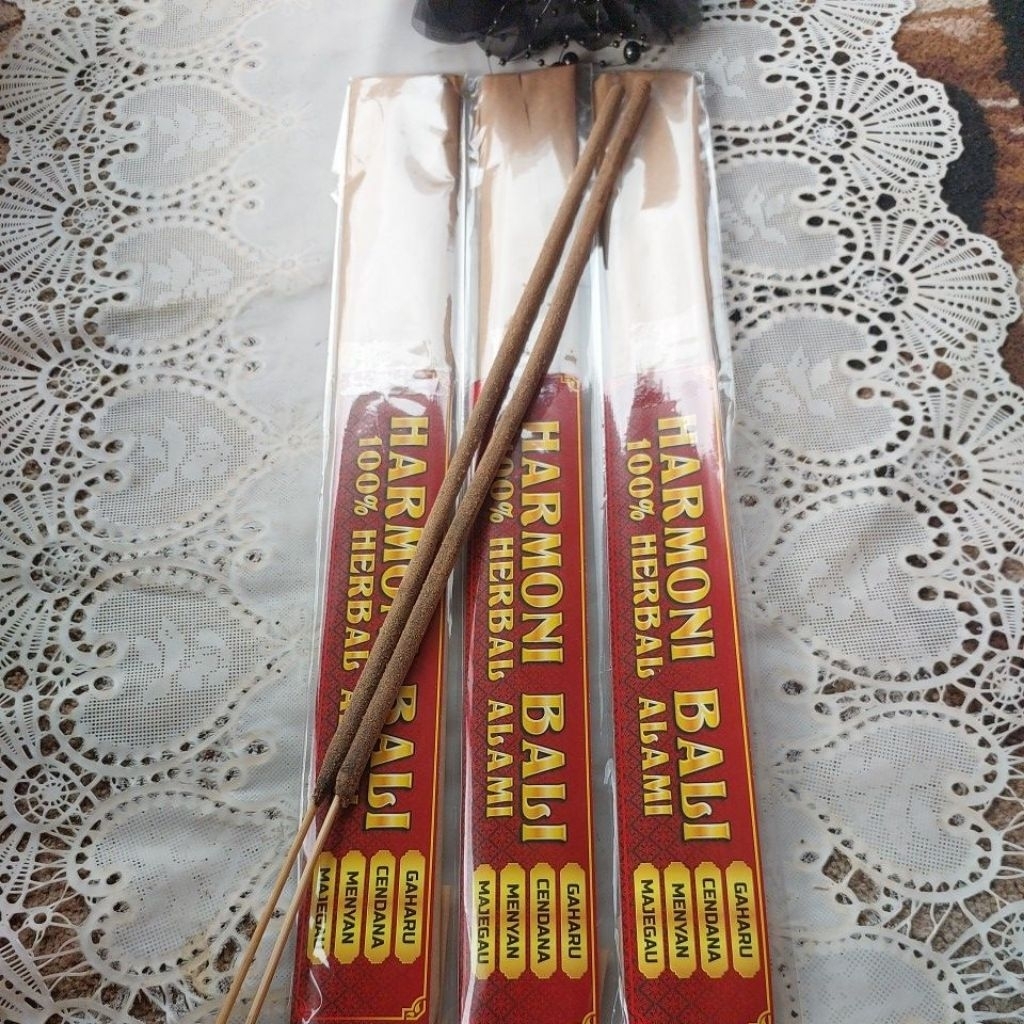 hio dupa harum harmoni bali/dupa basah,menyala 4 jam.kemasan 4 stick