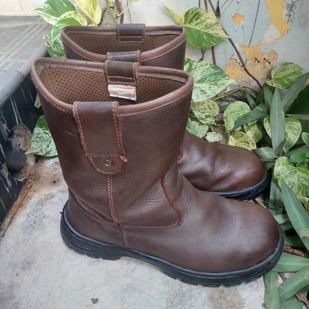sepatu safety boots second kent size 42(27cm)
