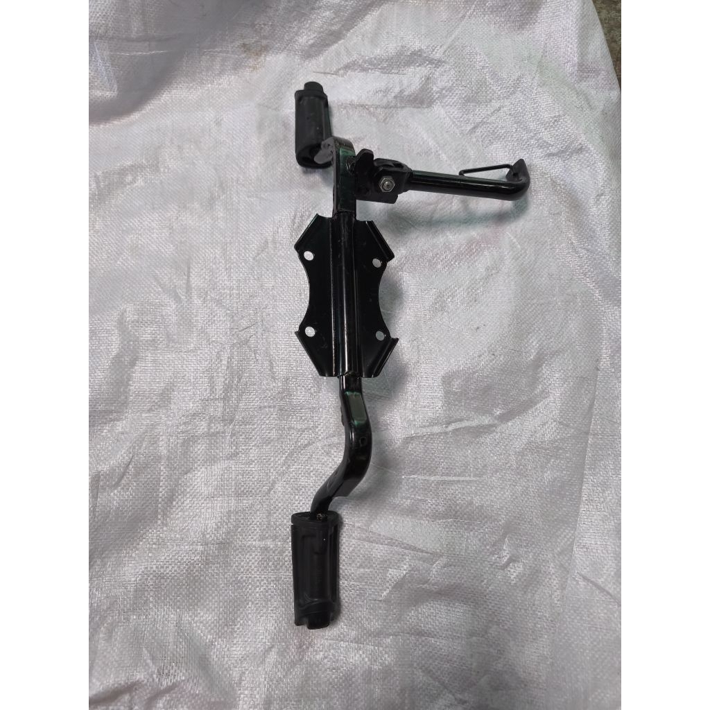 foot step depan pijakan kaki depan Supra x 125 fi Supra x helm in original