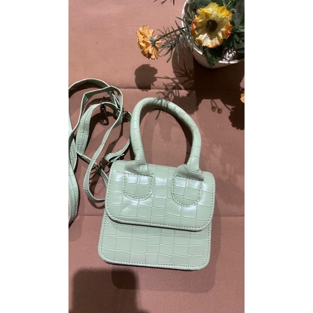 PL | Fashion Wanita / Tas Slempang/Topi Bordir/Accecoris Kacamata /Kalung/Kuncir Rambut