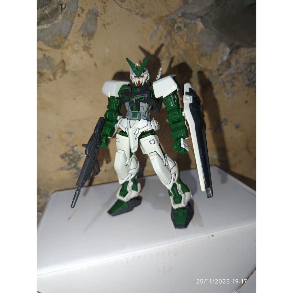 HG  GUNDAM ASTRAY GREEN FRAME BANDAI