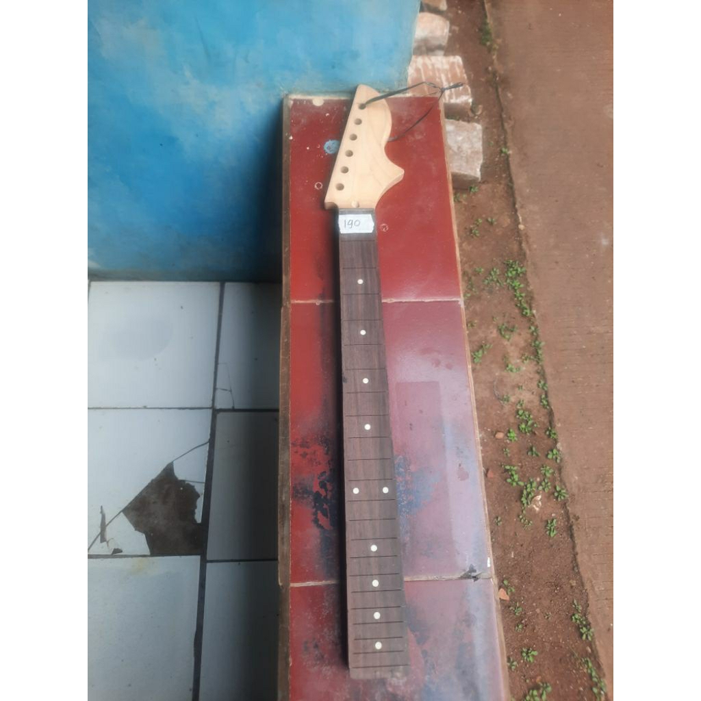 Neck gitar Legator