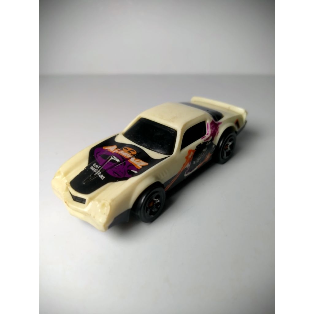 Vintage 1982 Hot Wheels Camaro Z-28 Alienz - 1999 Alien 5 Pack ,LOOSE