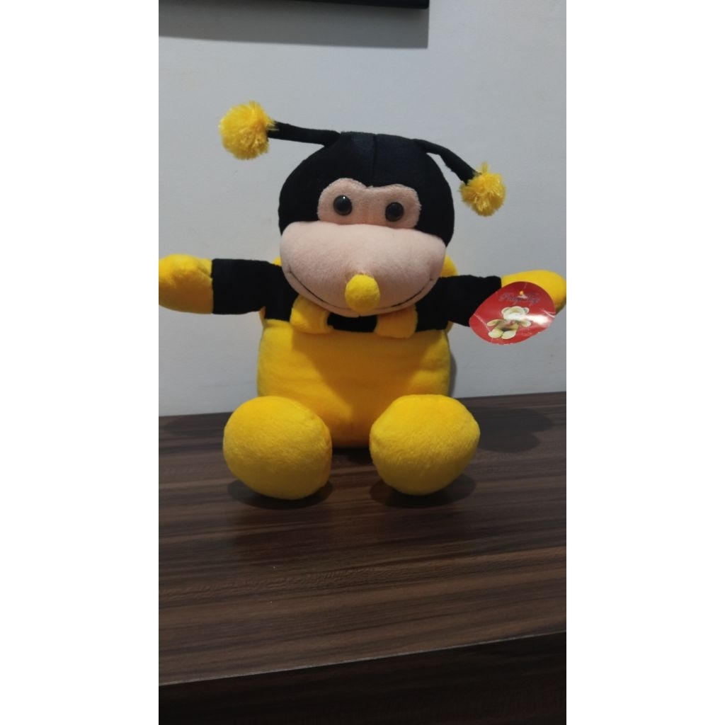 boneka lebah