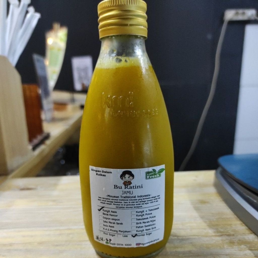 JAMU BOTOL KACA 250ML/ kunyit asem /beras kencur/jahe merah/gula asem/jamu Bu ratini