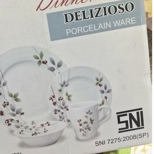 SET DELIZIOSO PORCELAIN WARE NEW