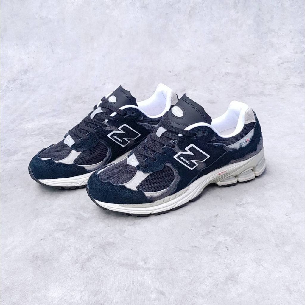 2002R PROTECTION PACK BLACK GREY M2002RDJ