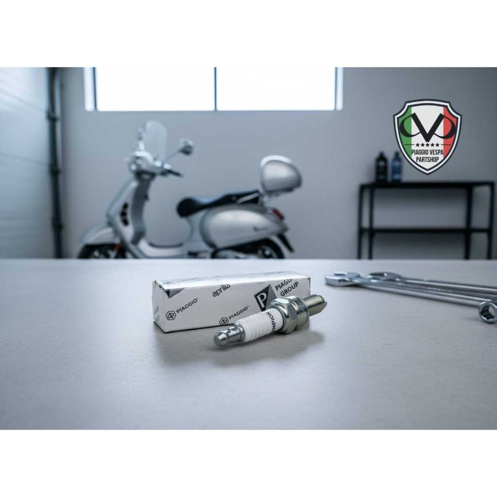 Busi Vespa GTS 125 ZIP 100 Liberty 100 FLY 100 Piaggio Beverly Spark Plug Original Piaggio ( 438027 