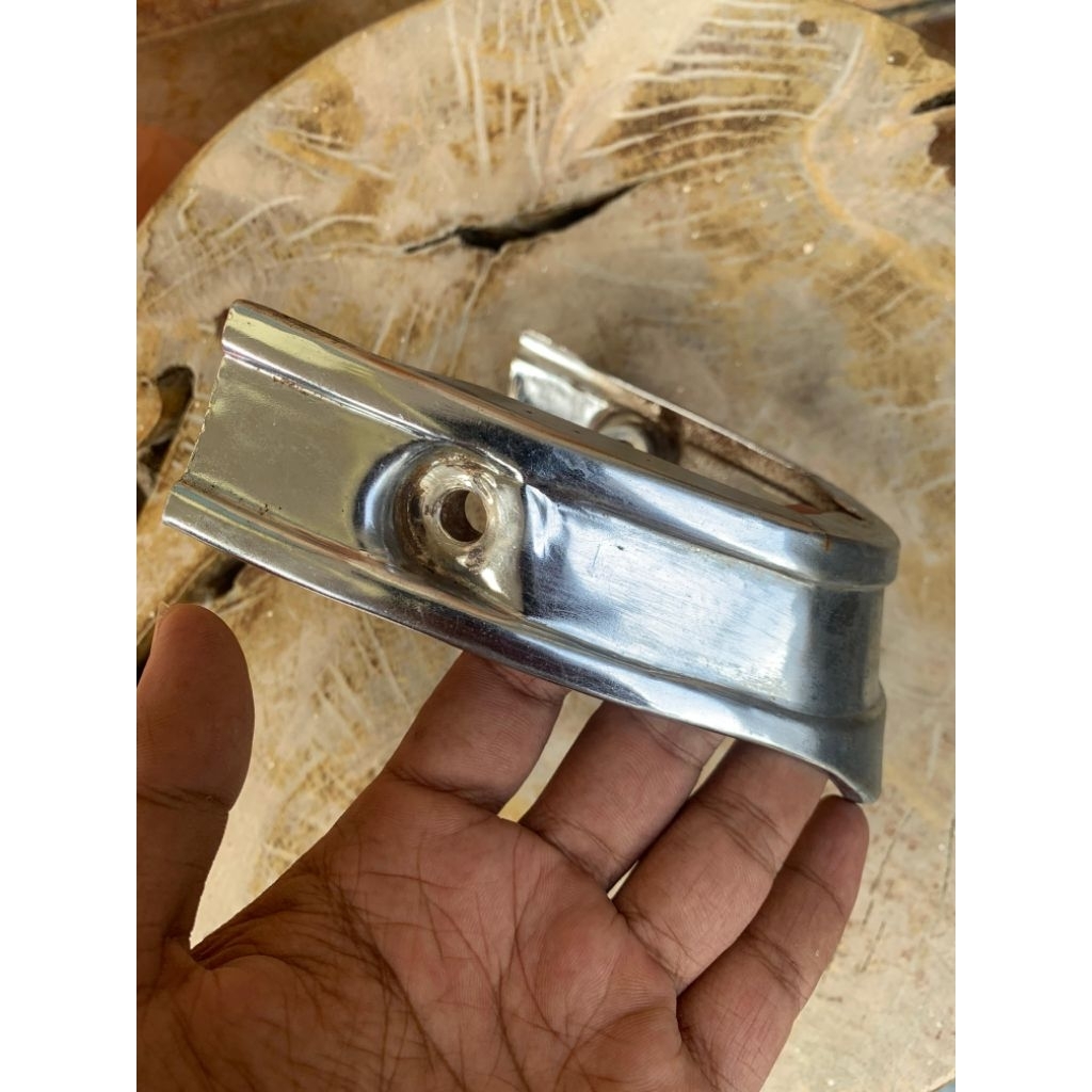 leksil dasi tengah Yamaha super delux/ Yamaha v80