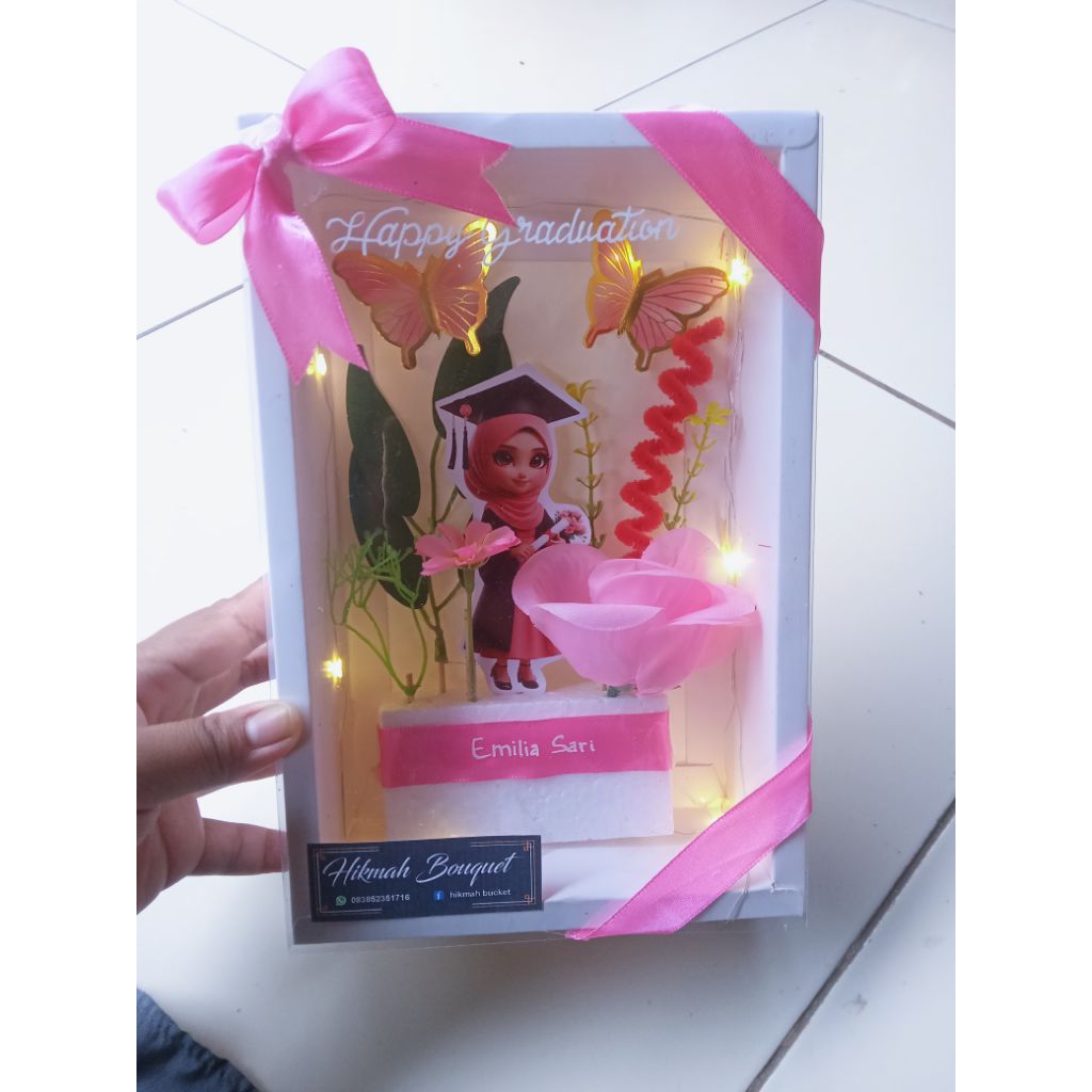 gift box wisuda kado hadiah wisuda lampu