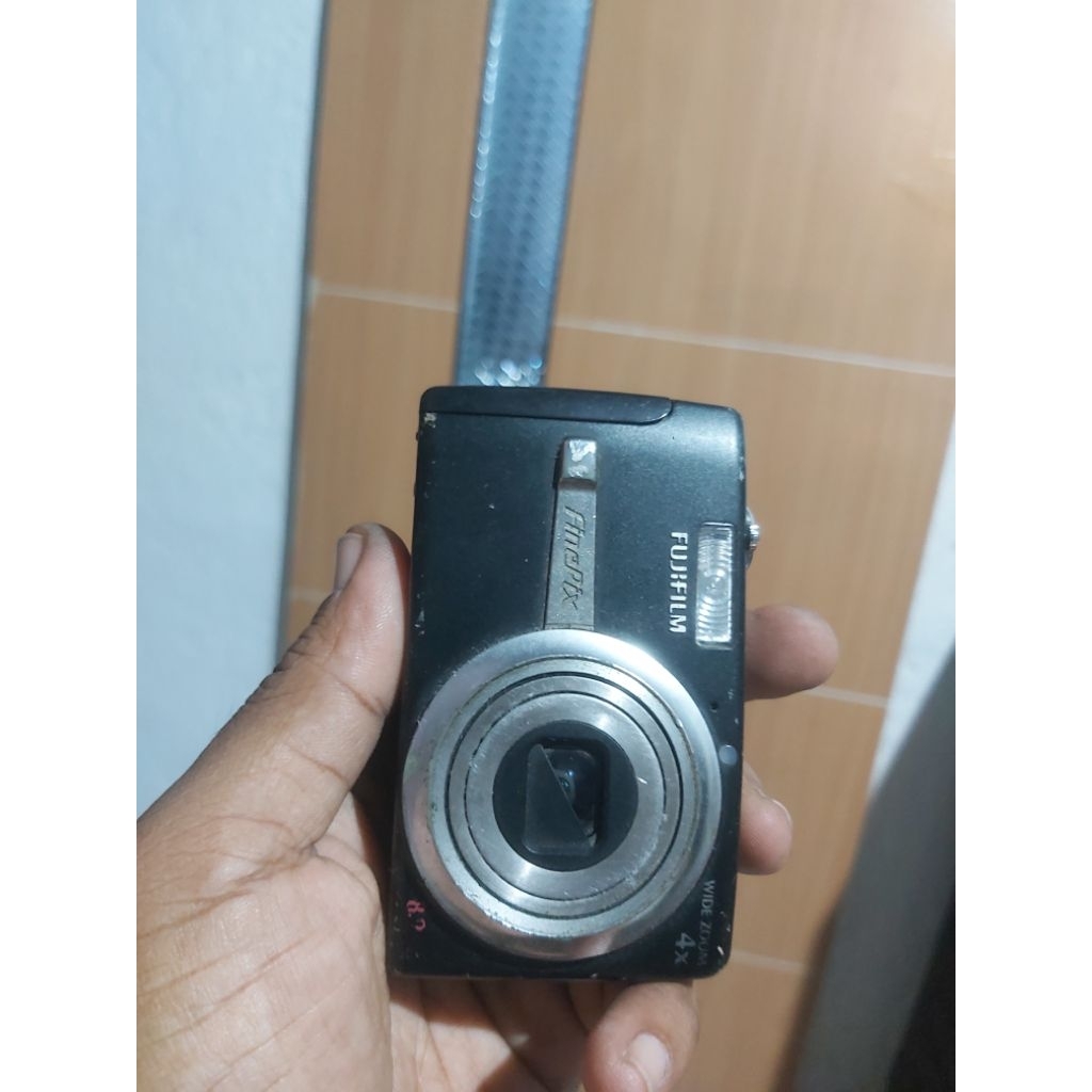 digicam fujifilm mati/bahan