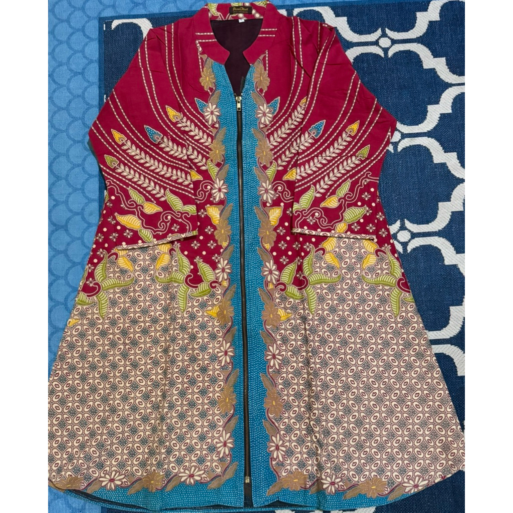 Preloved Batik Merah by Danar Hadi