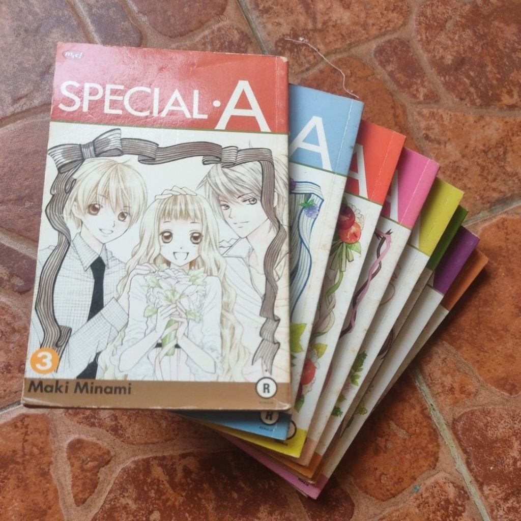 MOMIK M&C " SPECIAL A BY: MAKI MINAMI TERSEDIA NOMOR : 3 - 9 & 11 DIJUAL SATUAN