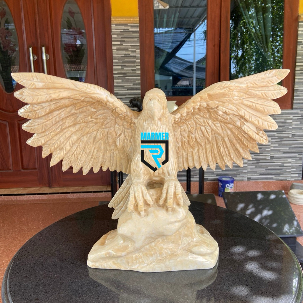 Patung rajawali batu onix finishing glossy