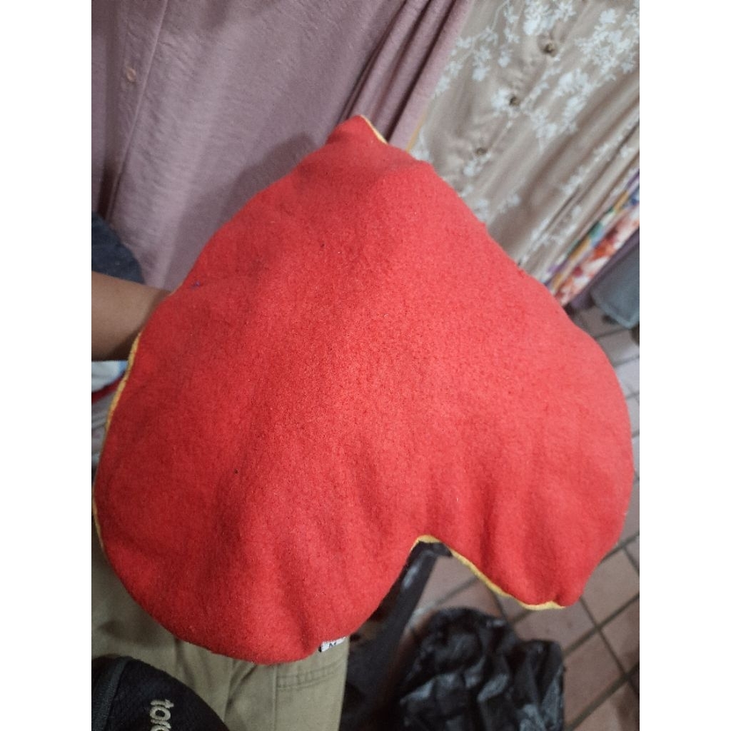 JUAL TOPI  MODEL BONEKA LOVE DENGAN KOMBINASI TIGA WARNA