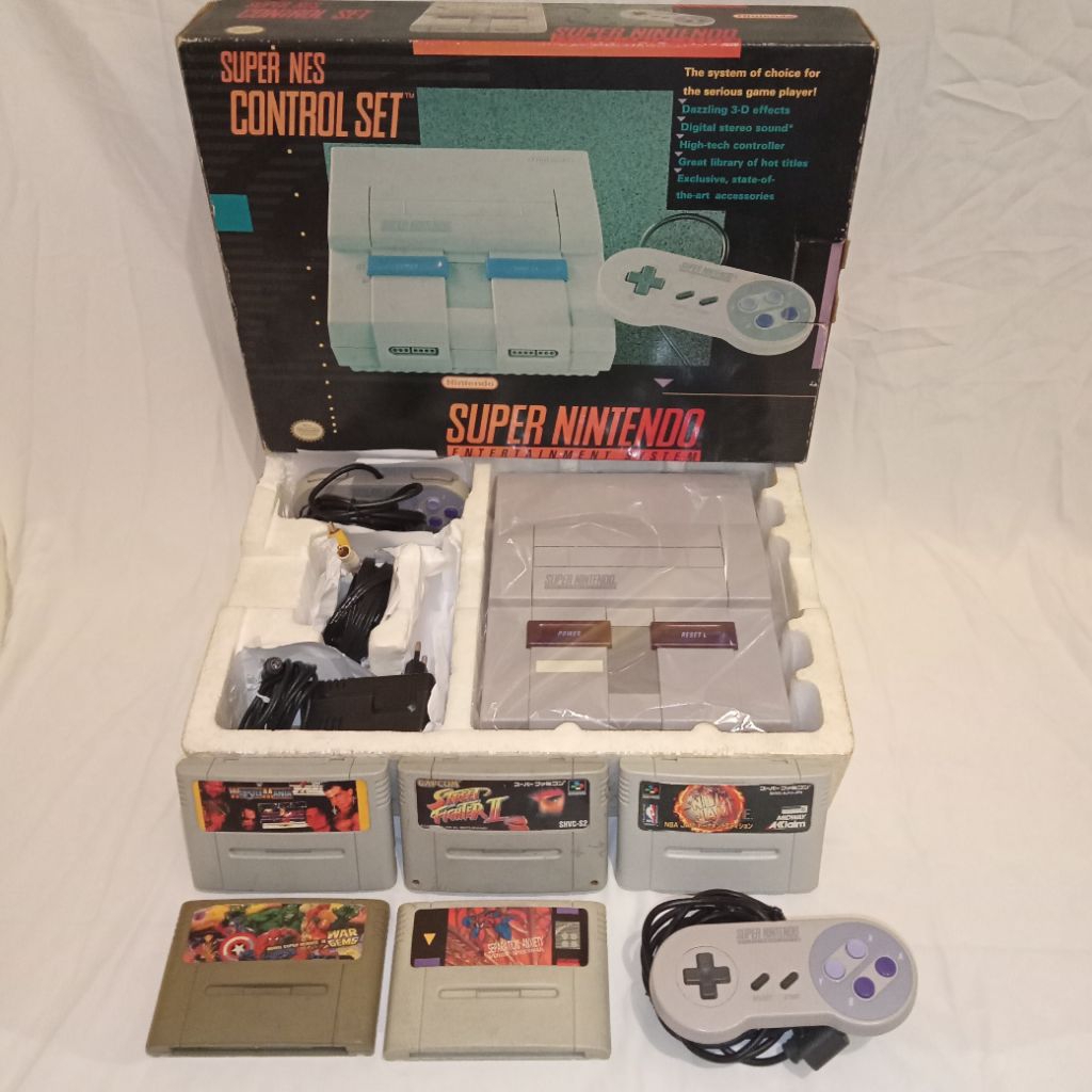 Super Nintendo Entertainment System (SNES)