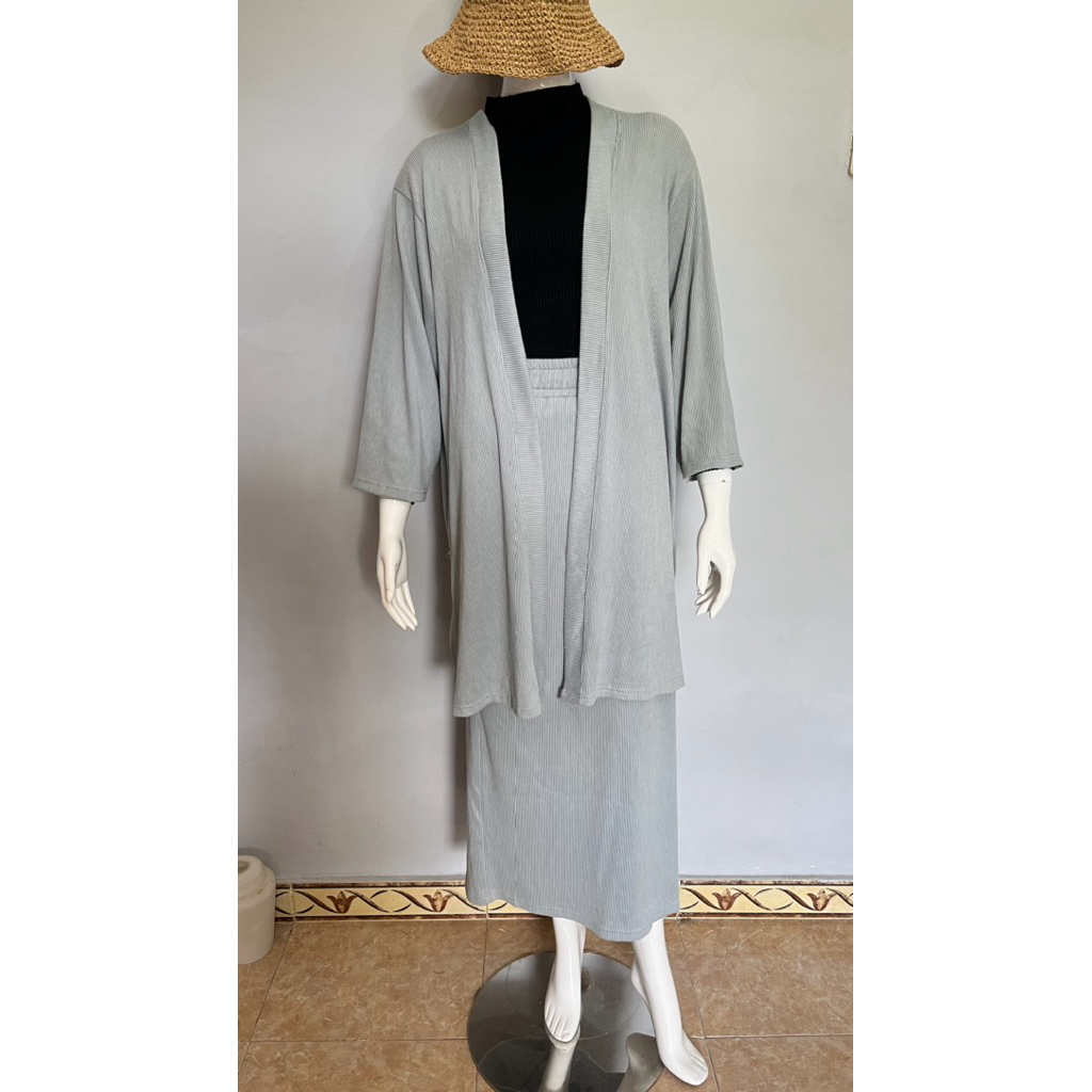 ONE SET PRELOVED / SET ROK BAHAN RIB KNIT / OUTER KNIT DAN ROK KNIT PRELOVED