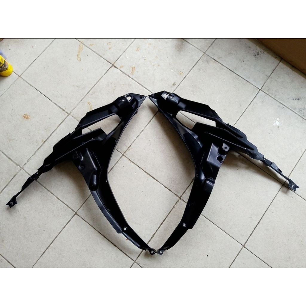 Cover body kasar Samping CBR 150R K45R - Bodi Samping Dalam CBR 150R K45R - Inner Middle CBR 150R Or
