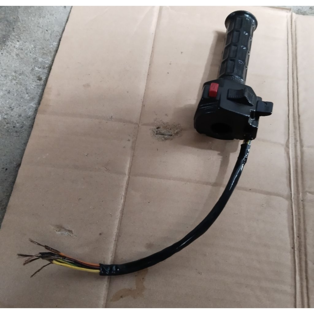 HOLDER SAKLAR KANAN SUZUKI TORNADO GX GS ORIGINAL