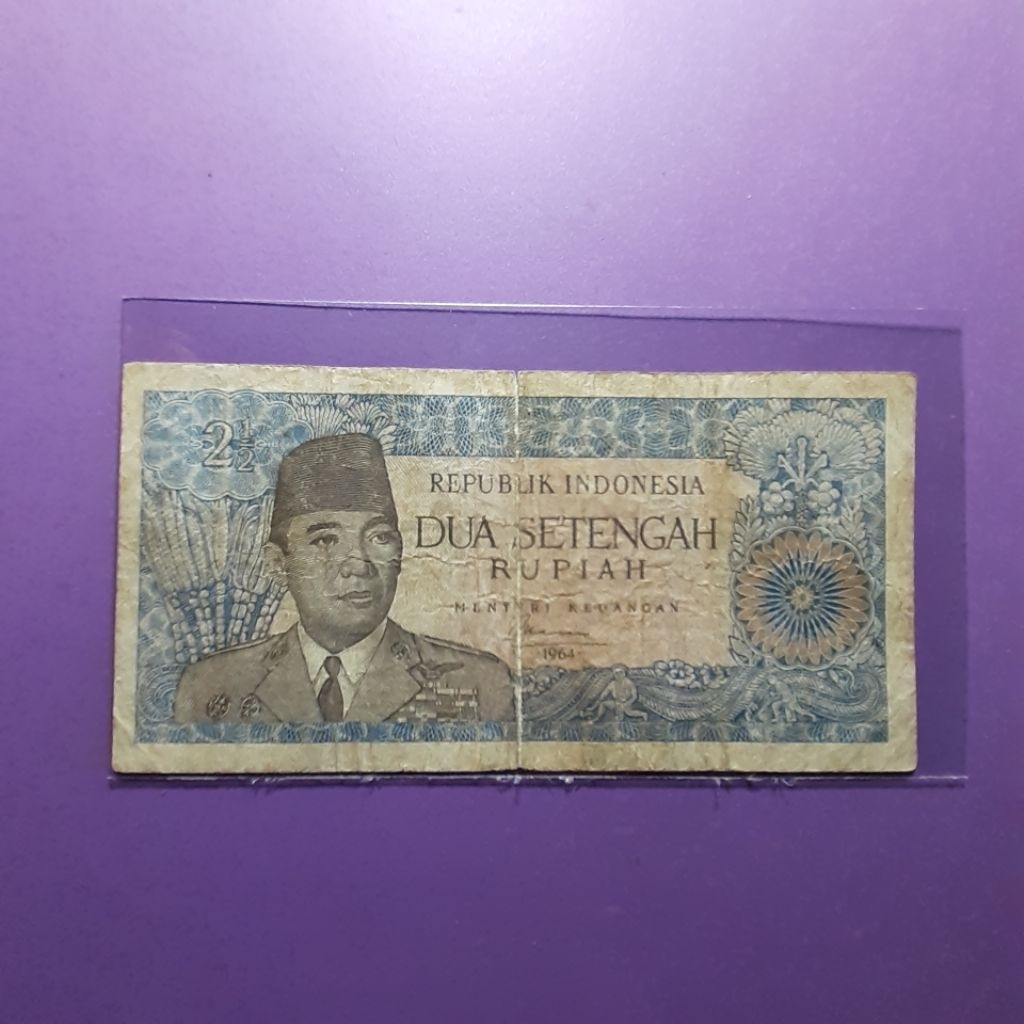 Uang kuno 2 setengah rupiah sukarno
