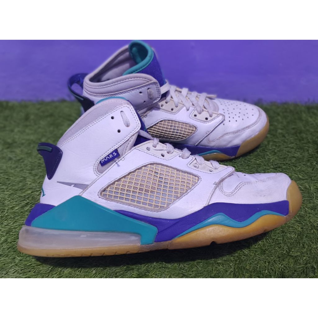 sepatu basket air jordan kulit, size 42.