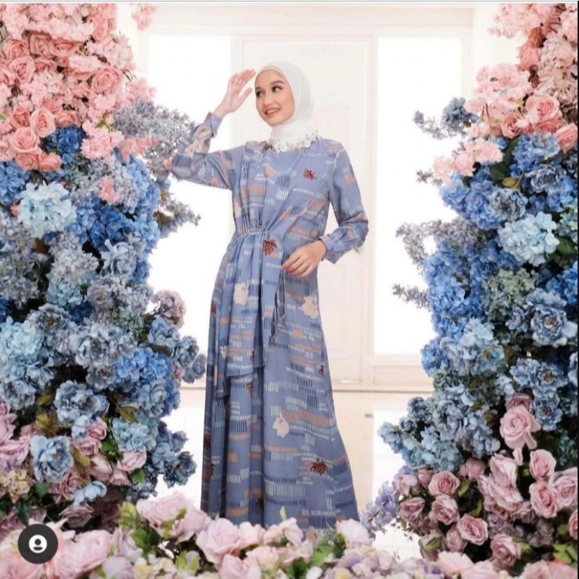 [PRELOVED] VanillaHijab Lotus Series Blue Dress Size M