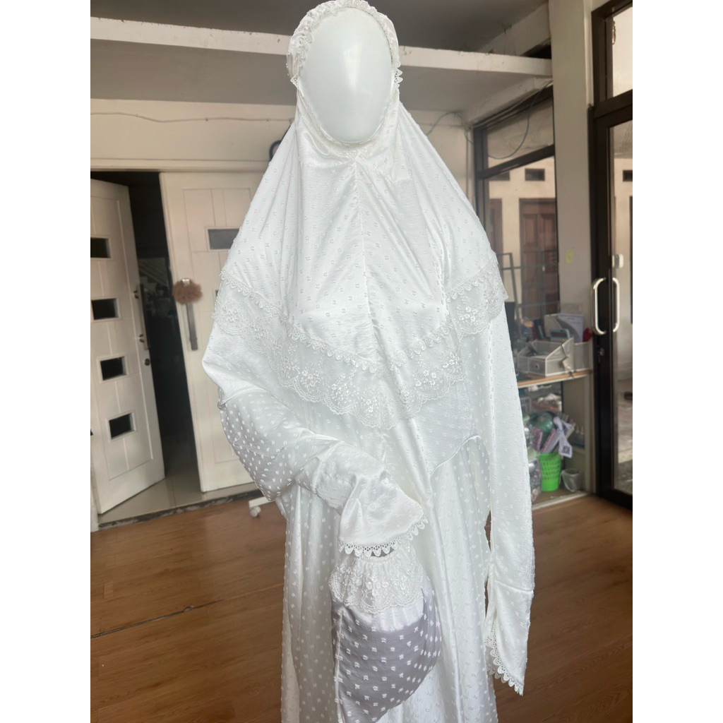 MUKENA TERUSAN ARMANI SILK URAGIRI